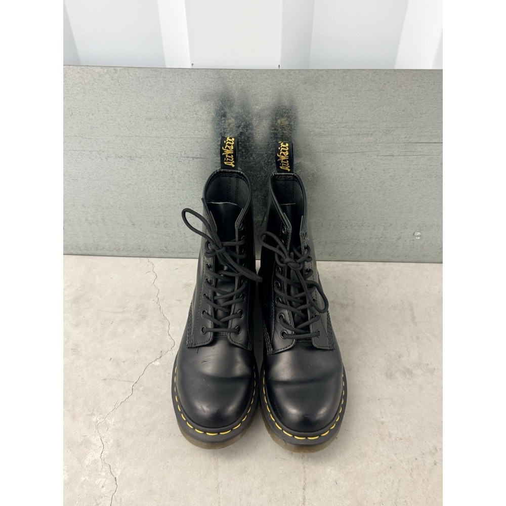 Dr. Martens 1460 Black Smooth Leather Boots Women's 8 11821 Combat 8-Eye Doc